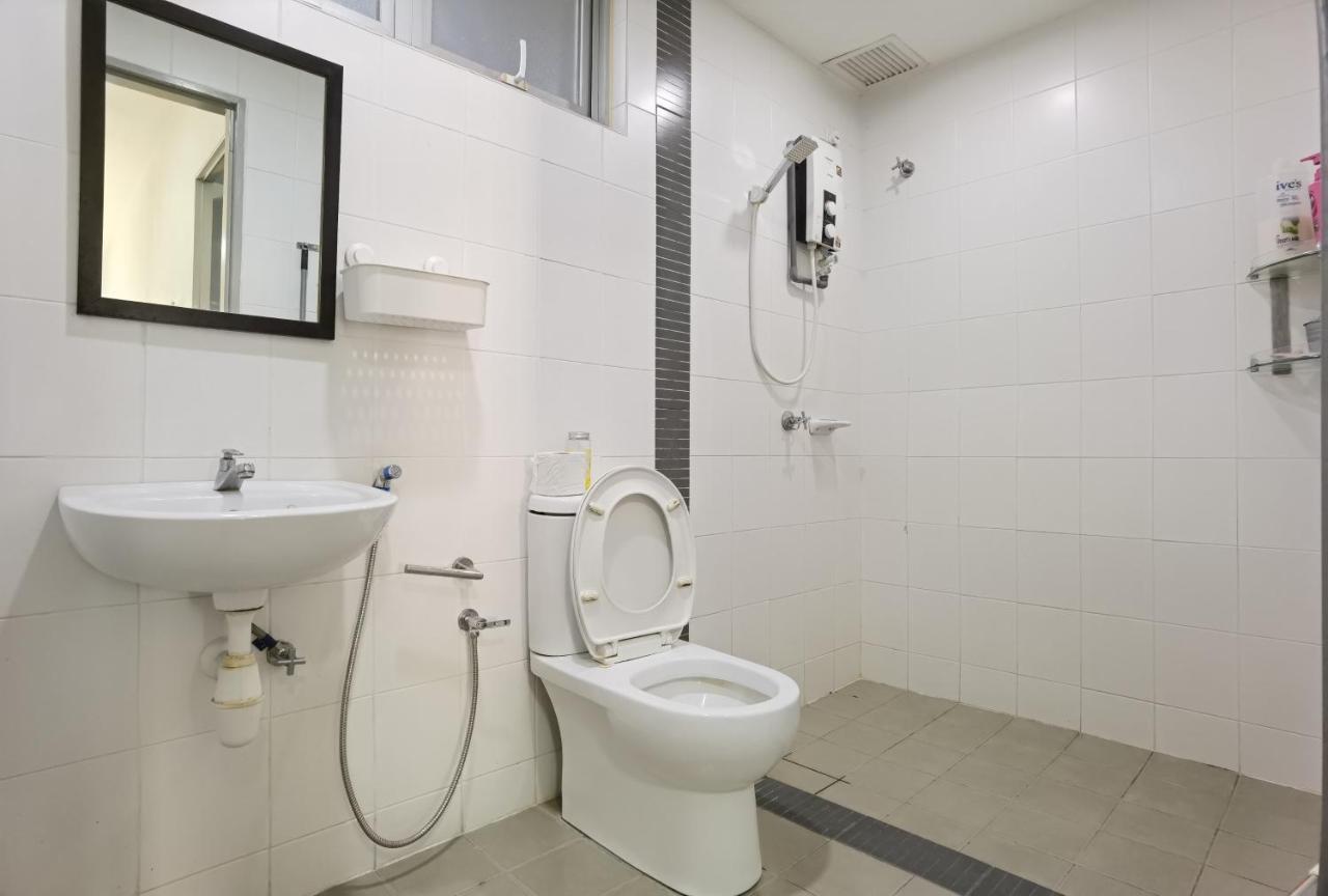 2 Bedroom Apartment - Mycribkl Neocyber Cyber Dzsaja Kültér fotó