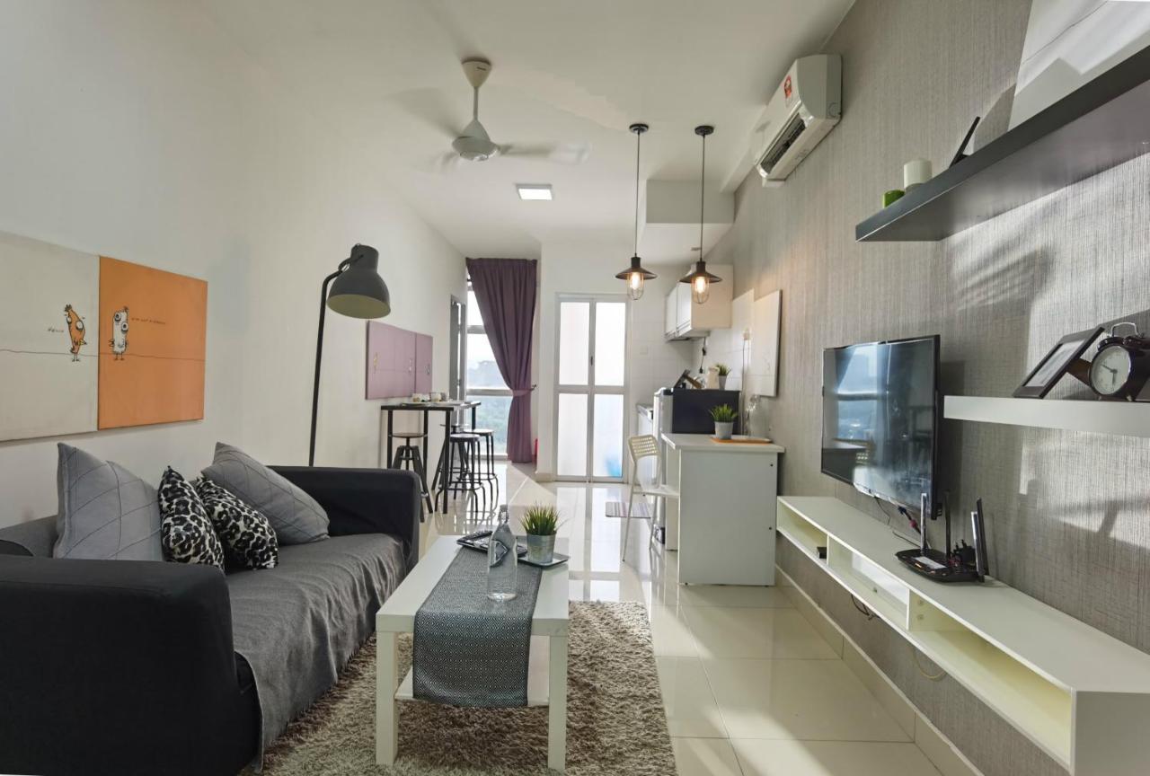 2 Bedroom Apartment - Mycribkl Neocyber Cyber Dzsaja Kültér fotó