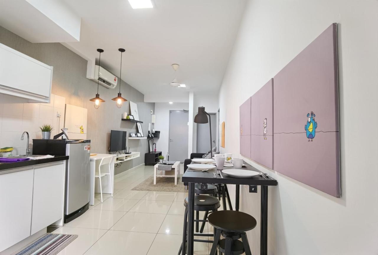 2 Bedroom Apartment - Mycribkl Neocyber Cyber Dzsaja Kültér fotó