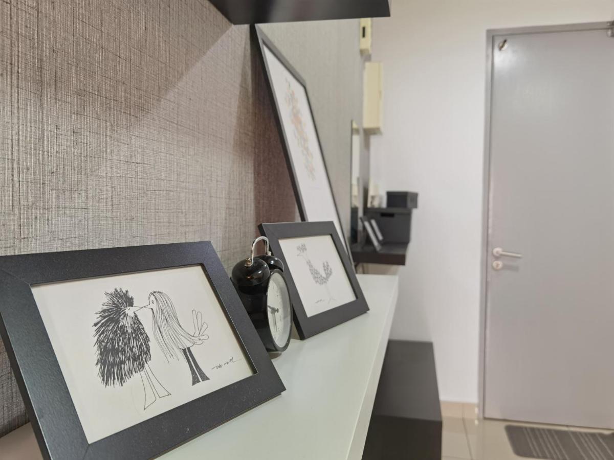 2 Bedroom Apartment - Mycribkl Neocyber Cyber Dzsaja Kültér fotó
