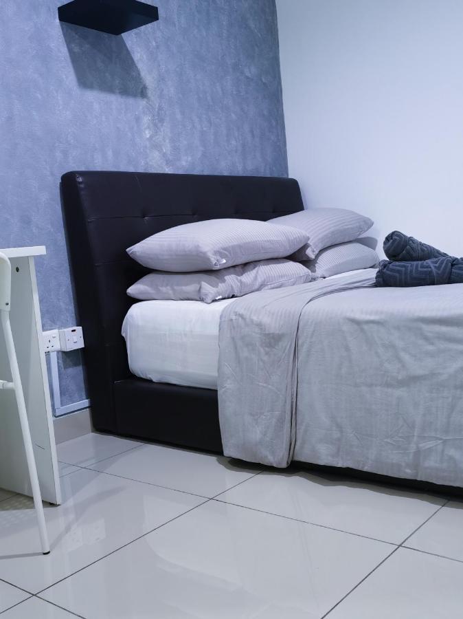 2 Bedroom Apartment - Mycribkl Neocyber Cyber Dzsaja Kültér fotó